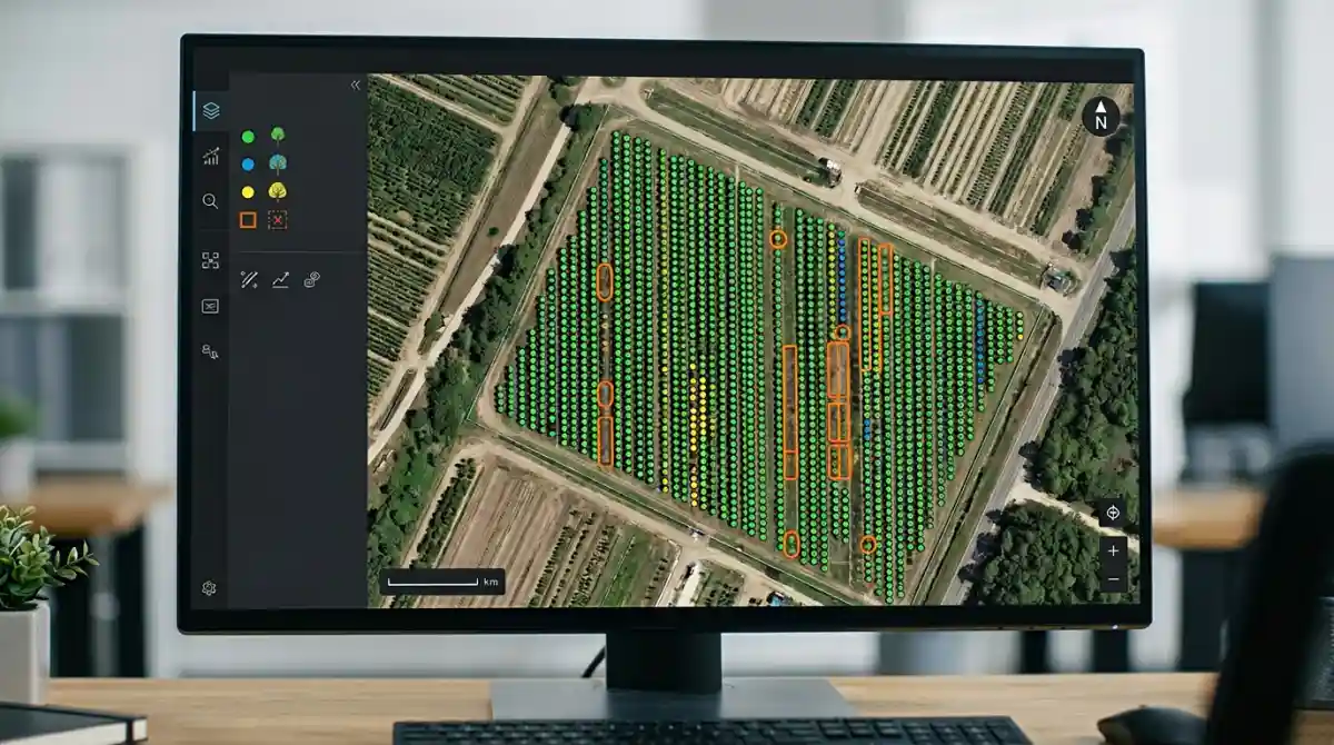 Digital map of a tree nursery showing detected trees as colored dots on a satellite background, with gap areas highlighted
